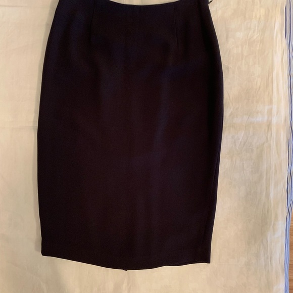 Zelda knee length skirt. Size 8 - Picture 5 of 5